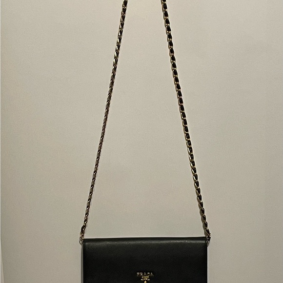 Authentic Prada wallet on chain - Picture 15 of 15